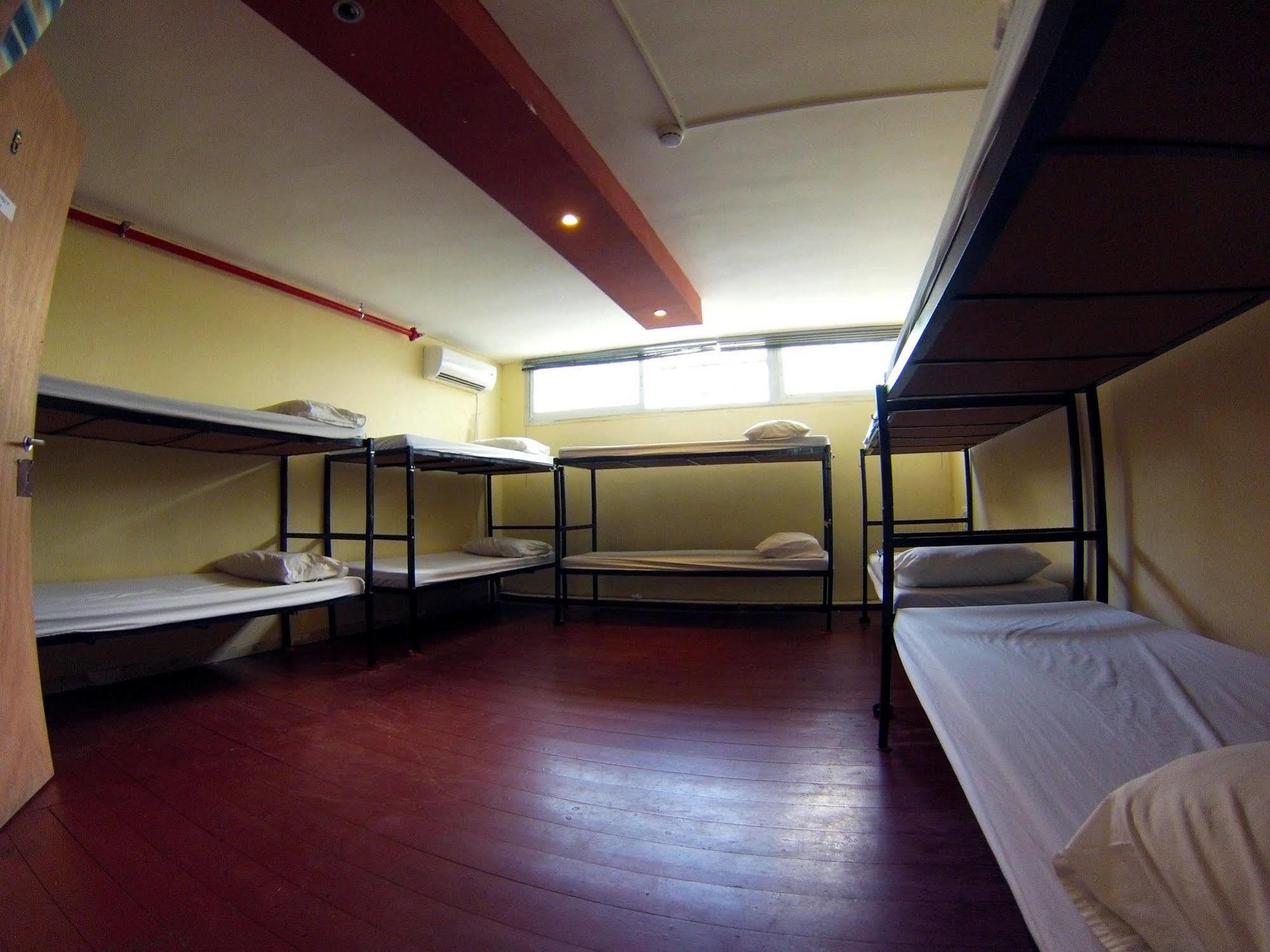 Hostel Overstay Tlv Backpackers (adults Only) Tel Aviv