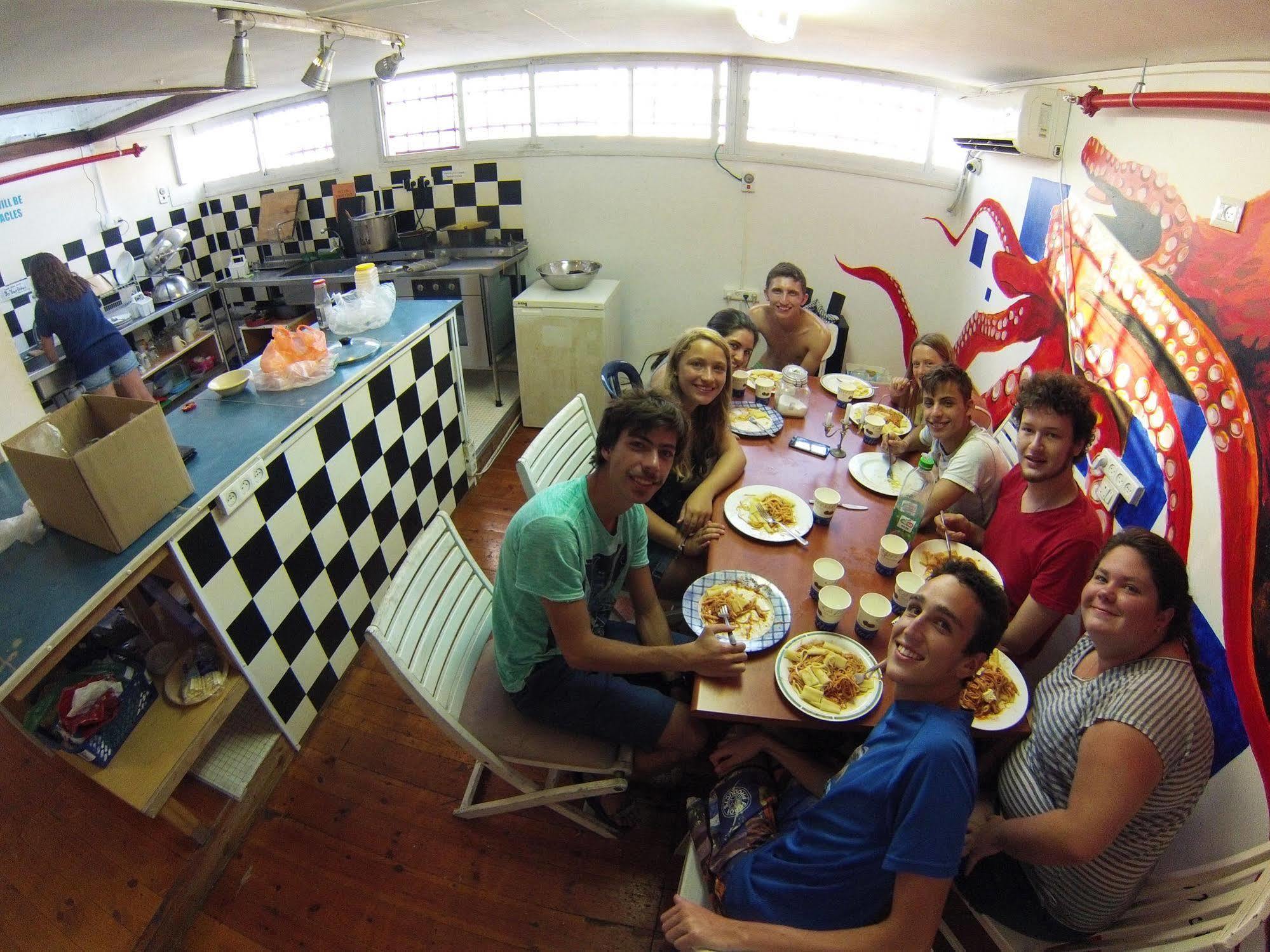 Hostel Overstay Tlv Backpackers (adults Only) *