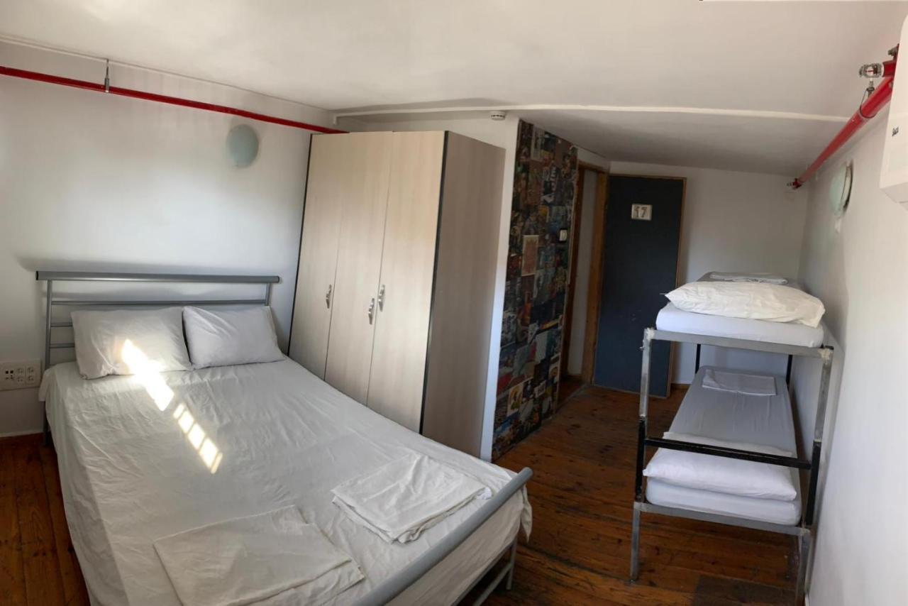 Overstay Tlv Backpackers (adults Only) Hostel *